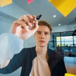 Cum să construiești un brand care să rămână în mintea clienților pentru totdeauna