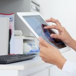 Cum să implementezi tehnologii de automatizare în industria farmaceutică
