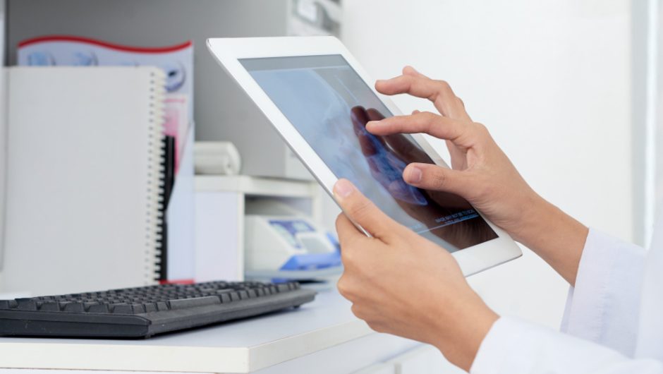 Cum să implementezi tehnologii de automatizare în industria farmaceutică
