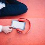 Cum păstrezi echilibrul între digital și analog în viața zilnică