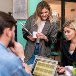 Ghid pentru atragerea clienților enterprise în B2B