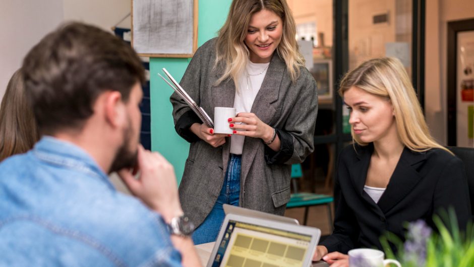 Ghid pentru atragerea clienților enterprise în B2B