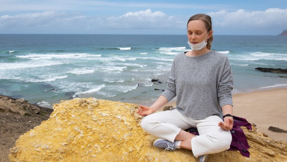 Cum să îți crești reziliența emoțională prin mindfulness