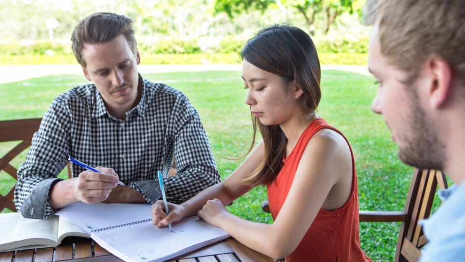 Cum faci programul unei vacanțe în grup fără discuții