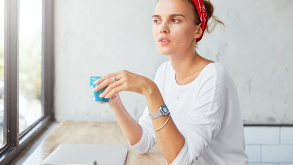 Hidratarea și durerile de cap: există o legătură?